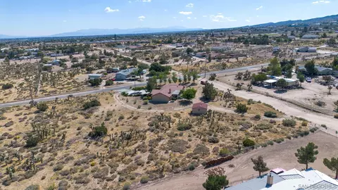 9520 Lebec Rd, Phelan, CA 92371 photo 25