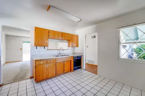 5685 Wendi St, La Mesa, CA 91942 photo 6