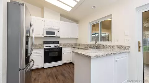 8421 Sleepy Way, El Cajon, CA 92021 photo 4