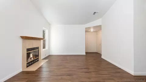 8421 Sleepy Way, El Cajon, CA 92021 photo 3