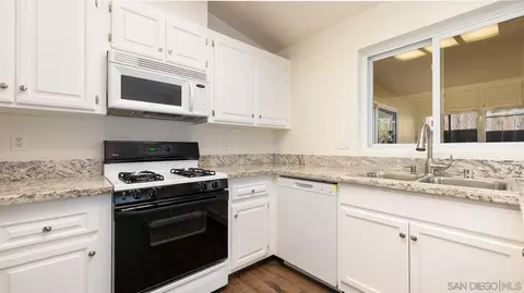 8421 Sleepy Way, El Cajon, CA 92021 photo 5