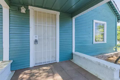 311 S Cedar St, Escondido, CA 92025 photo 4