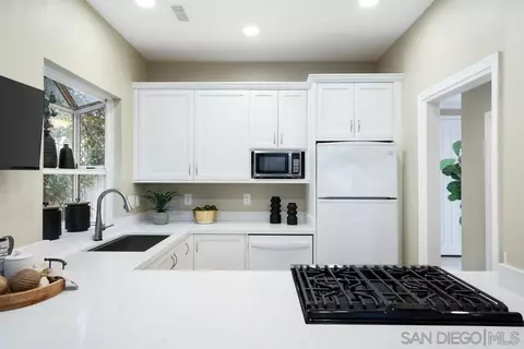 Kitchen - 1116 8th St, Coronado, CA 92118 photo 11 of 15