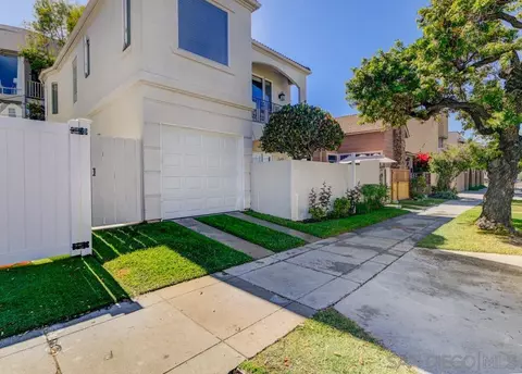 Exterior - 1116 8th St, Coronado, CA 92118 photo 11 of 12