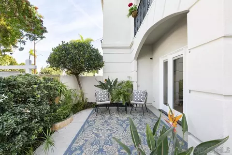 Exterior - 1116 8th St, Coronado, CA 92118 photo 2 of 12