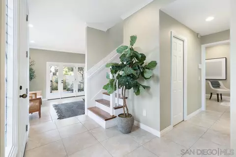 Entry Way - 1116 8th St, Coronado, CA 92118 photo 1 of 5