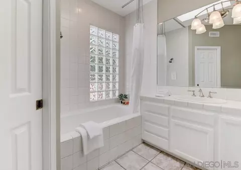 Bath - 1116 8th St, Coronado, CA 92118 photo 1 of 4