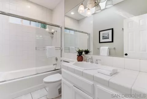 Bath - 1116 8th St, Coronado, CA 92118 photo 3 of 4