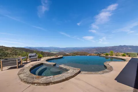 19703 Via Vista Grande, Ramona, CA 92065