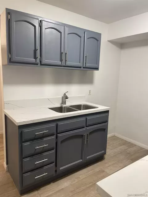 566 W Holt Ave, El Centro, CA 92243 photo 11