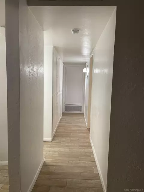 566 W Holt Ave, El Centro, CA 92243 photo 17