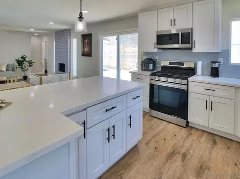 1426 Comet Ct, El Cajon, CA 92019 photo 4