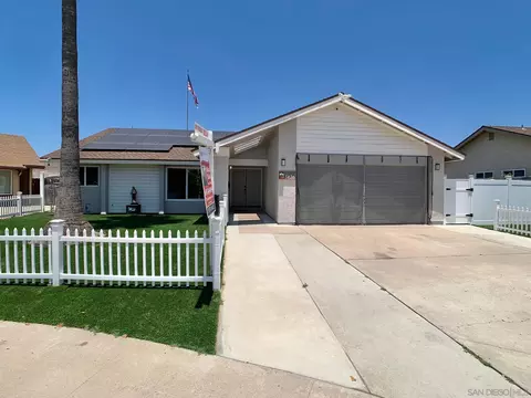 1426 Comet Ct, El Cajon, CA 92019 photo 2