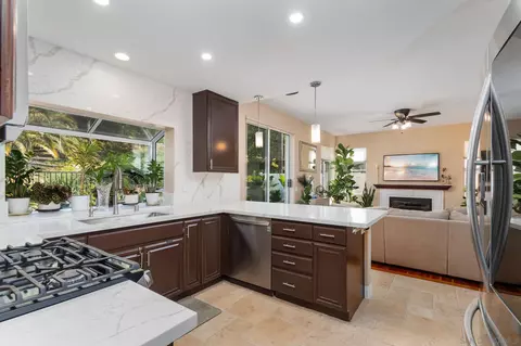 4532 Avenida Privado, Oceanside, CA 92057 photo 10