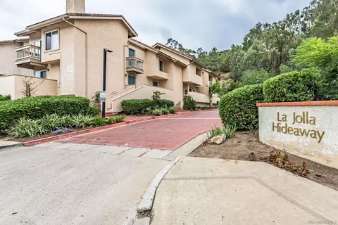 8278 Gilman Dr #34, La Jolla, CA 92037 photo 2
