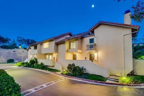 8278 Gilman Dr #34, La Jolla, CA 92037