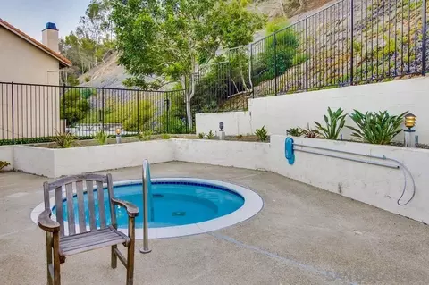 8278 Gilman Dr #34, La Jolla, CA 92037 photo 24