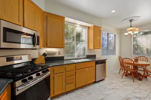 554 Poets Sq, Fallbrook, CA 92028 photo 7