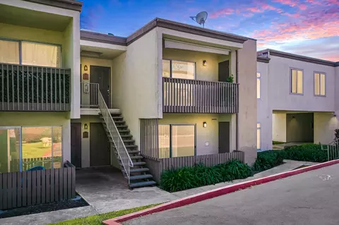 432 Edgehill Ln #14, Oceanside, CA 92054