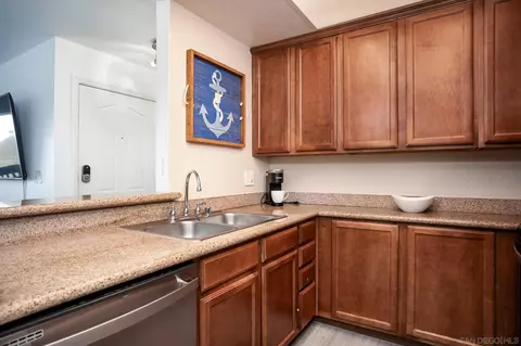 432 Edgehill Ln #14, Oceanside, CA 92054 photo 9