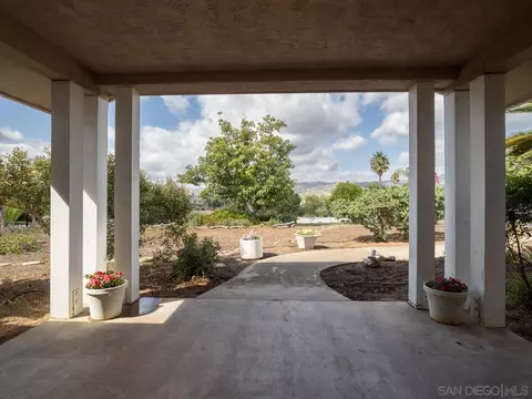 2585 Reed Rd, Escondido, CA 92027 photo 31