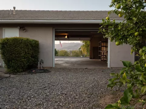 2585 Reed Rd, Escondido, CA 92027 photo 30