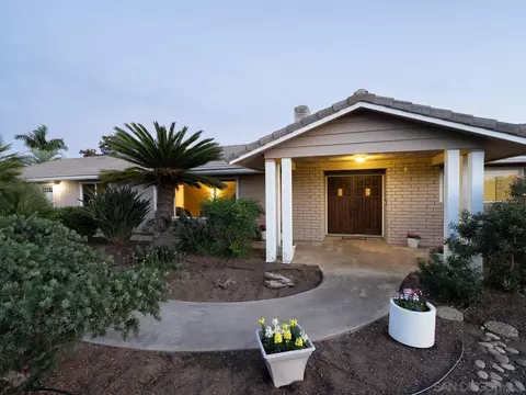 2585 Reed Rd, Escondido, CA 92027 photo 2