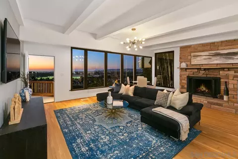2424 Palermo Dr, San Diego, CA 92106