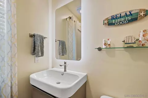 6911 Tradewinds Dr, Carlsbad, CA 92011 photo 36