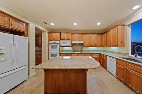 624 Ridgemont Cir, Escondido, CA 92027 photo 21