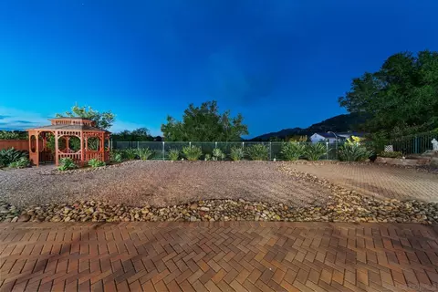 624 Ridgemont Cir, Escondido, CA 92027 photo 6