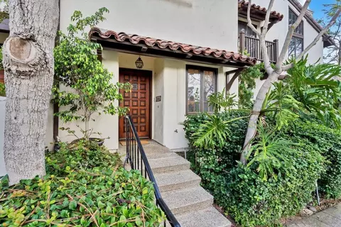 8696 Villa La Jolla Dr #2, La Jolla, CA 92037