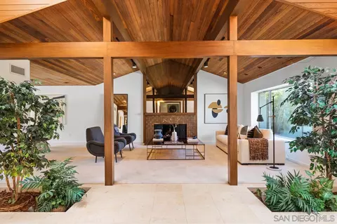 8383 Cliffridge Ln, La Jolla, CA 92037 photo 4