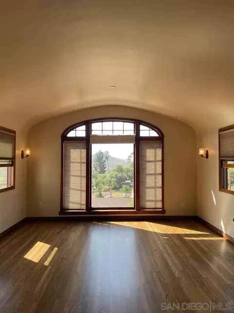 3233 Fair Oaks Ln, Spring Valley, CA 91978 photo 8