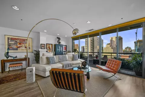 700 Front St #1206, San Diego, CA 92101