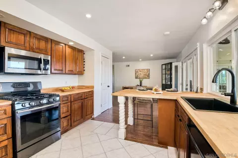 13065 Tuscarora Dr, Poway, CA 92064 photo 9