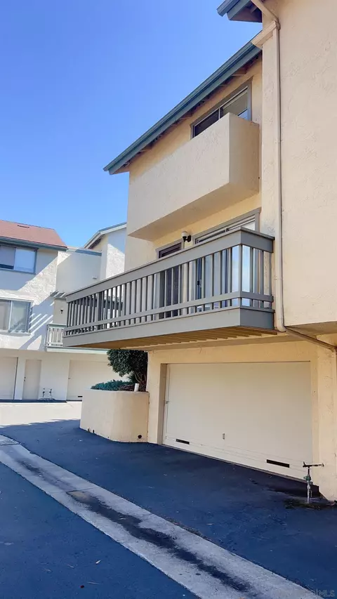 6916 Park Mesa Way #3, San Diego, CA 92111