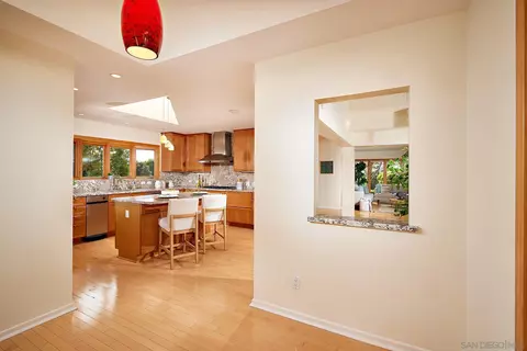 6145 Waverly Ave, La Jolla, CA 92037 photo 31