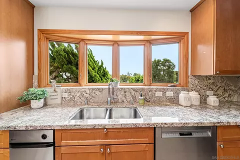 6145 Waverly Ave, La Jolla, CA 92037 photo 37