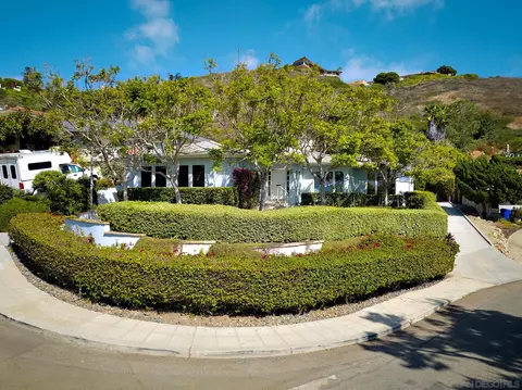 6145 Waverly Ave, La Jolla, CA 92037 photo 2