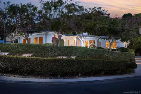 6145 Waverly Ave, La Jolla, CA 92037 photo 7
