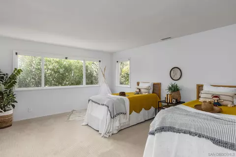 7770 Roseland Pl, La Jolla, CA 92037 photo 9