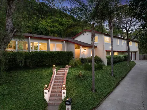 7770 Roseland Pl, La Jolla, CA 92037