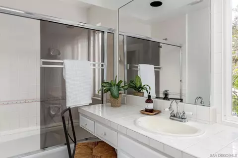 7770 Roseland Pl, La Jolla, CA 92037 photo 24