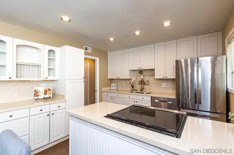 5755 Lambda Ln, La Mesa, CA 91942 photo 8