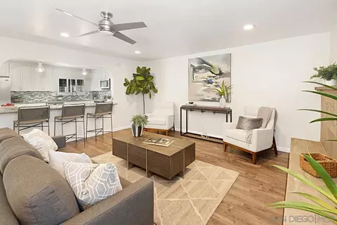 9520 Upland St, Spring Valley, CA 91977