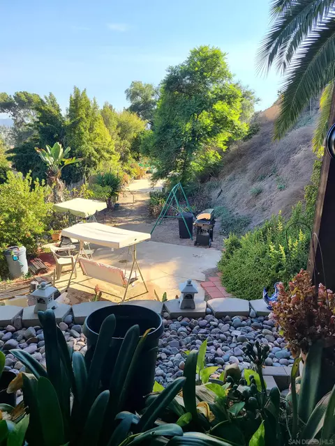 8162 Sunset Rd, Lakeside, CA 92040