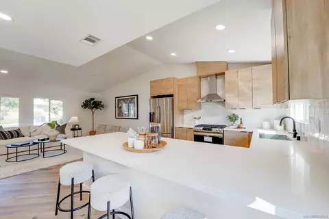 10905 Avenida Benjamin, La Mesa, CA 91941 photo 17