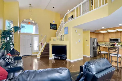 8821 Tobira Dr, Escondido, CA 92026 photo 3