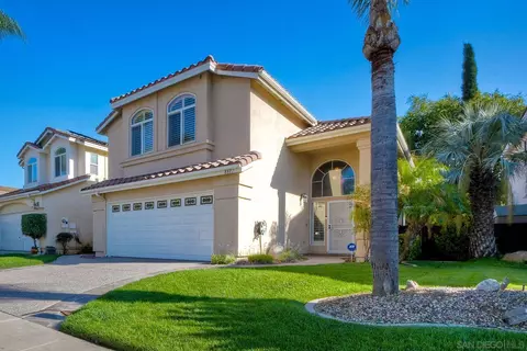 8821 Tobira Dr, Escondido, CA 92026 photo 2